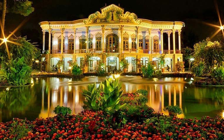 Night-Attractions-of-Shiraz